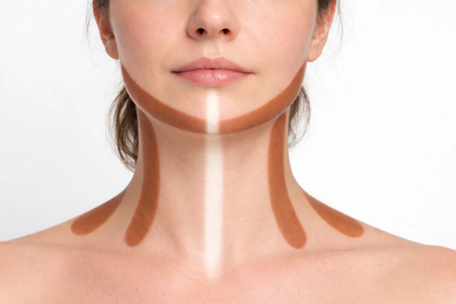 Estompage du contouring du cou pour fondre les ombres sous le menton